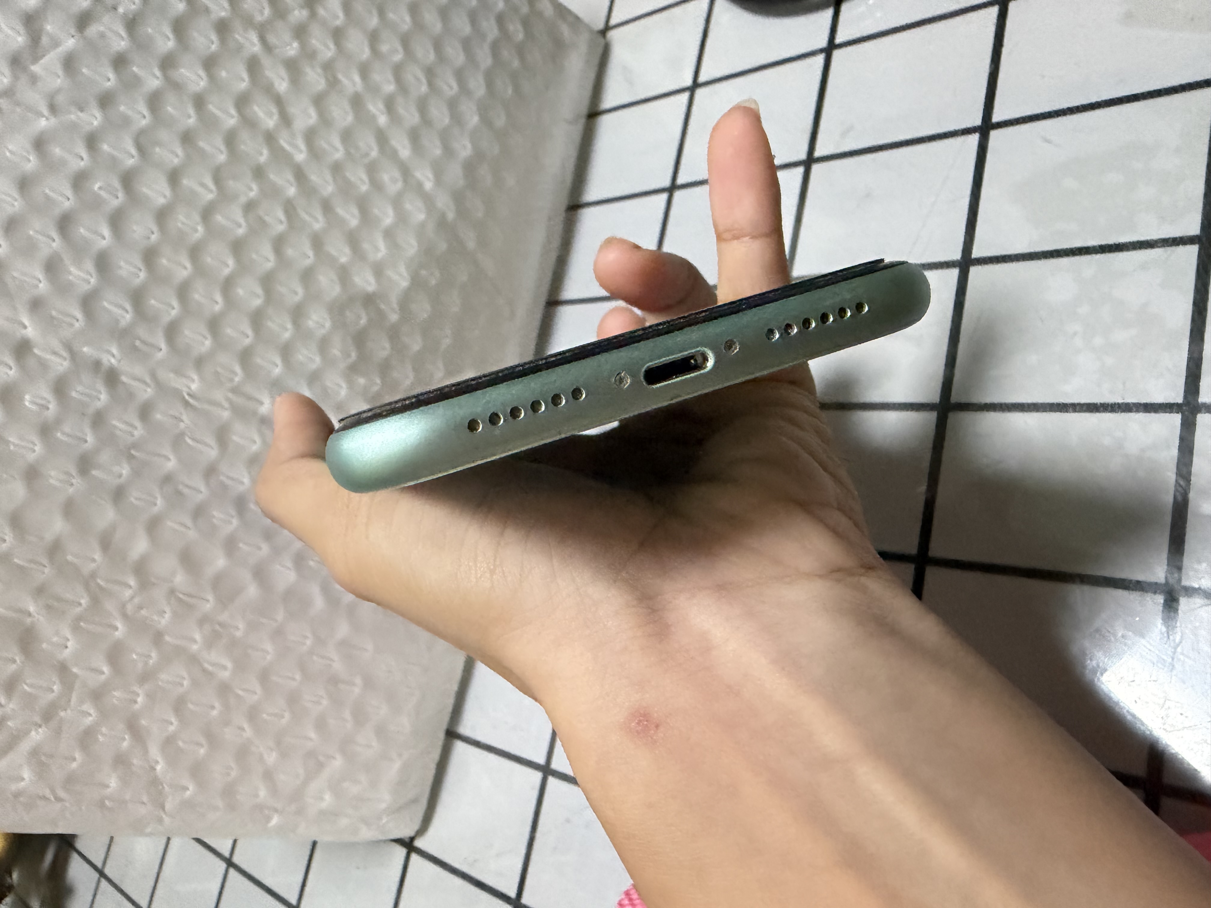 I phone 11 (1/5)