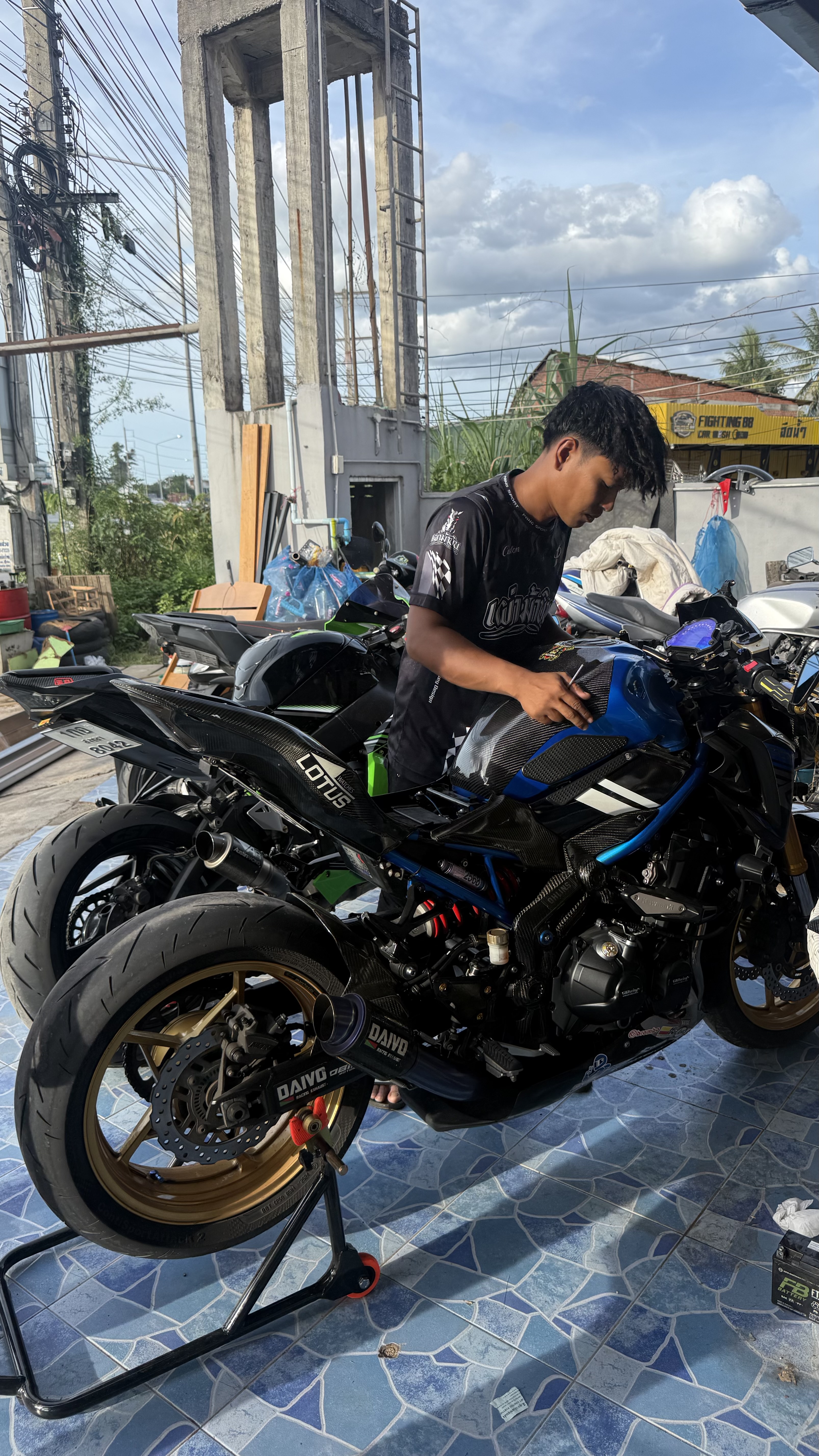 BSK RACING (1/8)