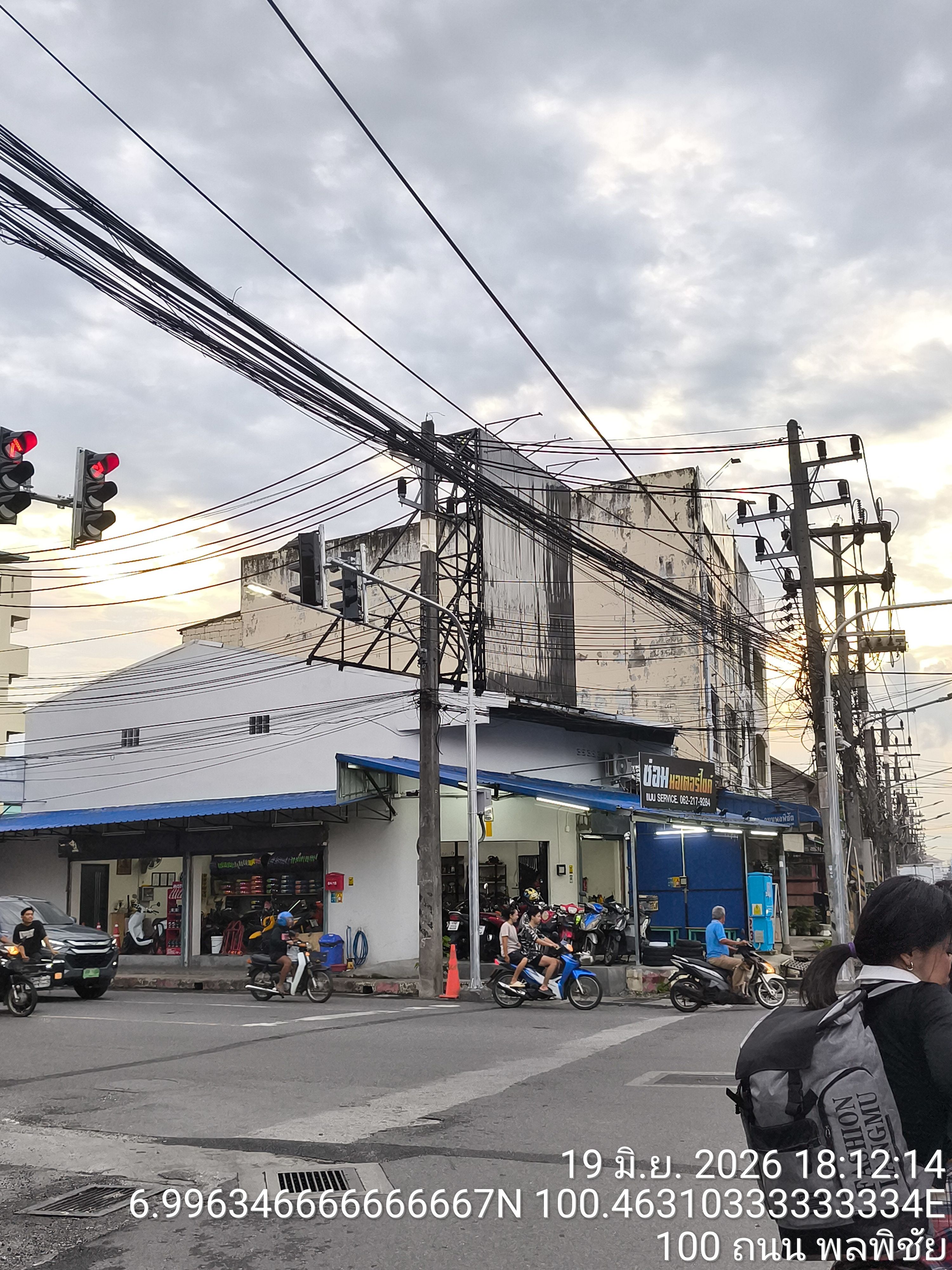 ร้านซ่อมรถจักรยานยนต์